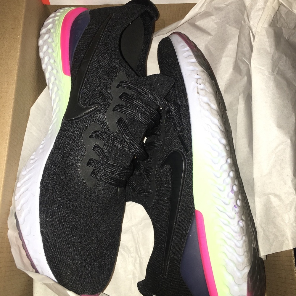 Nike epic react flyknit “pixel”